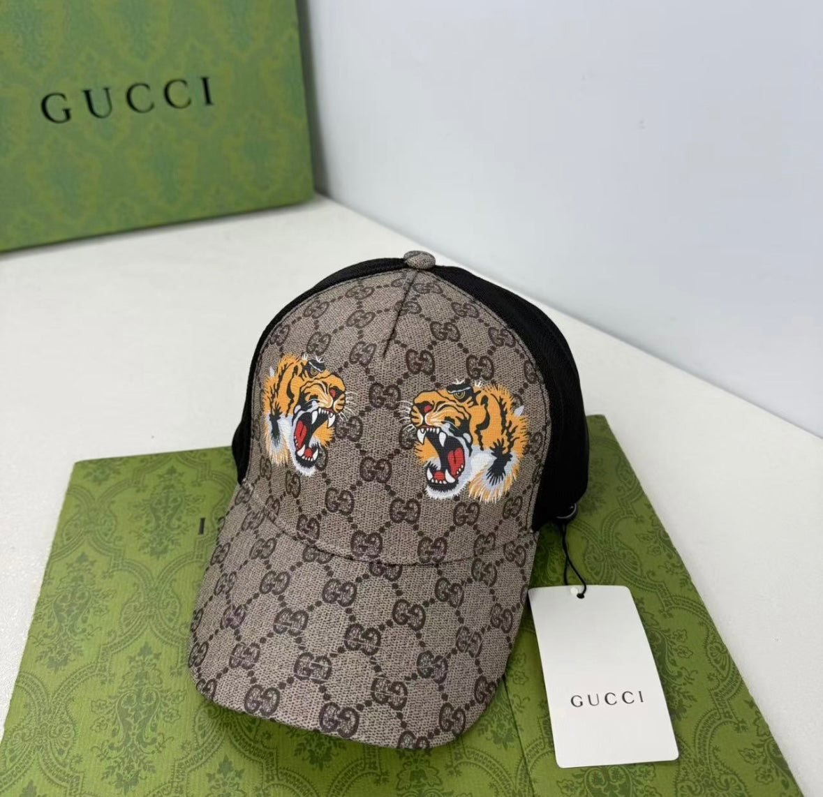 Double Lion Cap